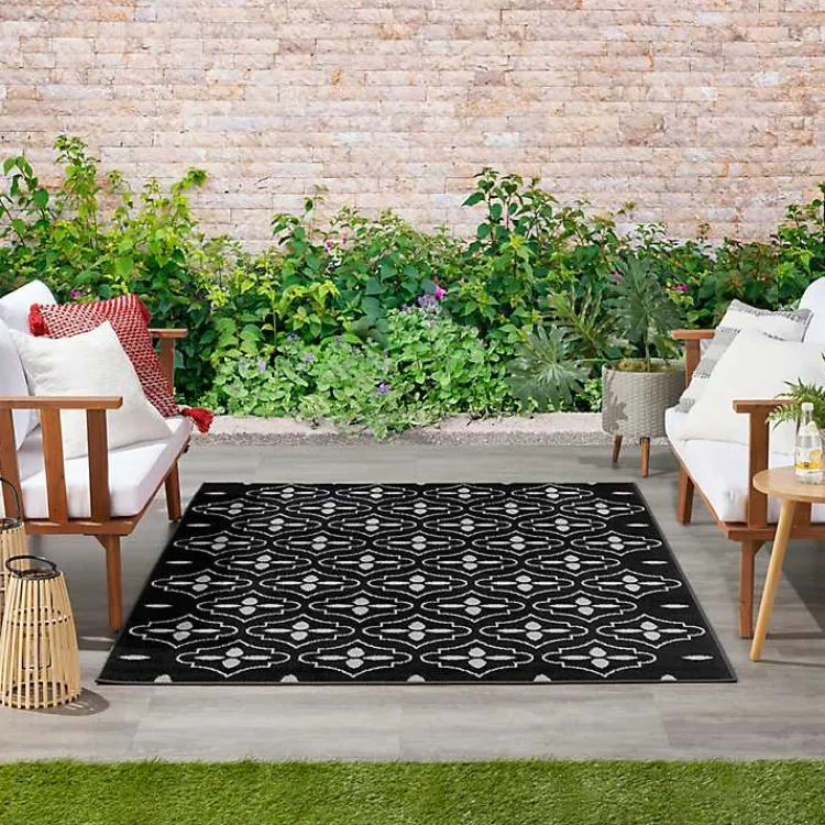 Kirklands Home Outdoor Rugs|Black & Ivory Quatrefoil Indoor/Outdoor Rug, 4x6