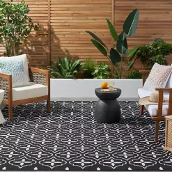 Kirklands Home Outdoor Rugs|Black & Ivory Quatrefoil Indoor/Outdoor Rug, 5x7