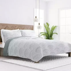 Kirklands Home Quilts|Green Scalloped Reversible 3-pc. Queen Quilt Set