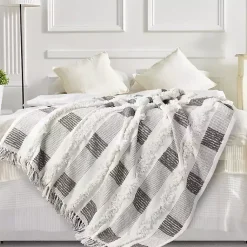 Online Spencer Gray and White Plaid Throw Blankets & Throws