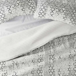 Kirklands Home Quilts|White Trellis Reversible 3-pc. King Quilt Set